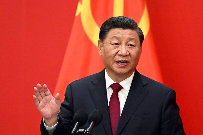 Xi Jinping, presidente chino, durante la presentación de los miembros del nuevo Comité Permanente del Politburó del Partido Comunista Chino, en el Gran Salón del Pueblo en Beijing (23.10.2022). · Foto: Noel Celis, AFP