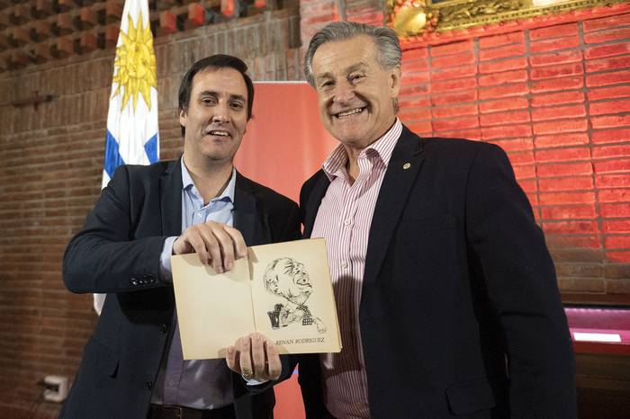 Conrado Rodríguez y Gabriel Gurméndez en la Casa del Partido Colorado (30.10.2023). · Foto: Alessandro Maradei