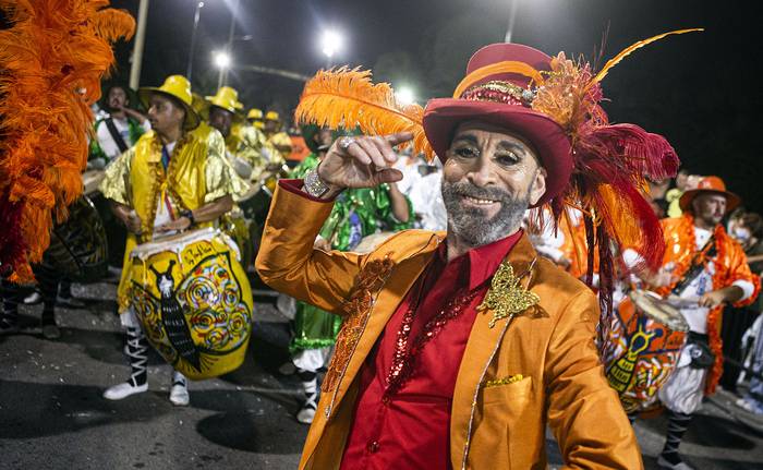 Comparsa C1080 en el desfile inaugural del Carnaval 2022, el 20 de enero, en el Paseo de las Canteras del Parque Rodó. · Foto: .