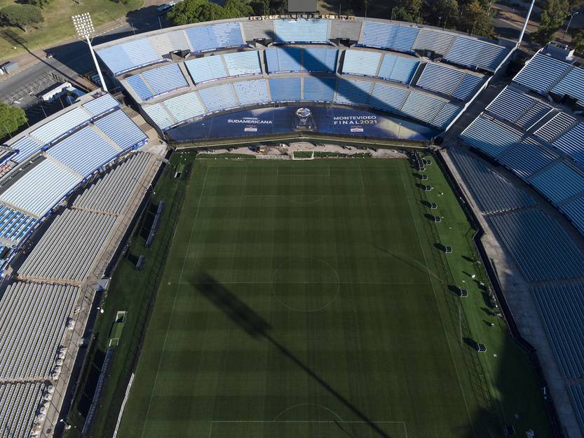 Grandes finales en Montevideo: el estadio Centenario y el Gran Parque Central albergan encuentros internacionales