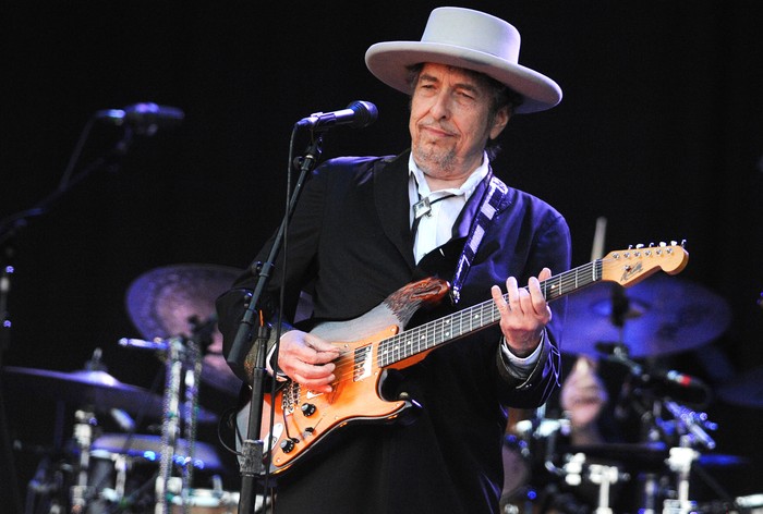 Bob Dylan, en una actuación en Francia (archivo, junio de 2012). · Foto: Fred Tanneau, AFP