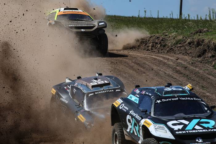 Foto principal del artículo 'El equipo de Lewis Hamilton es el campeón mundial del rally Extreme E, que se realizó en Punta del Este' · Foto: Gastón Britos / EFE