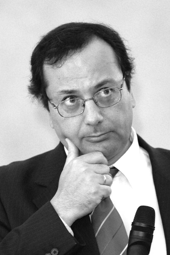 Julio de Brun, presidente del Banco Central en 2002. (archivo, diciembre de 2009)