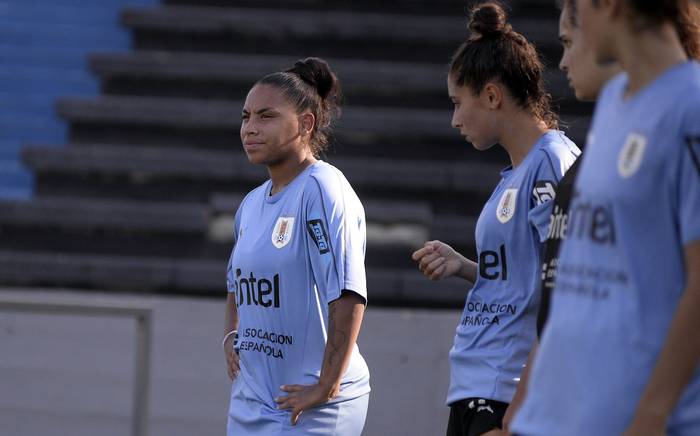 Entrenamiento de la selección uruguaya femenina (archivo, marzo de 2022). · Foto: Alessandro Maradei