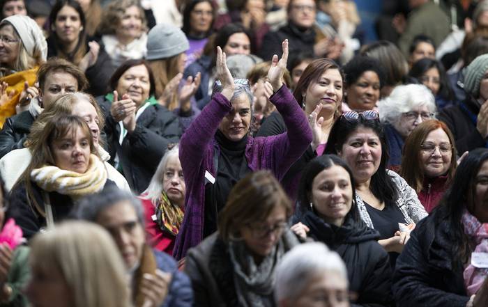 Encuentro Nacional de Feminismos del Frente Amplio el sábado, en el Platense Patín Club. · Foto: Camilo dos Santos