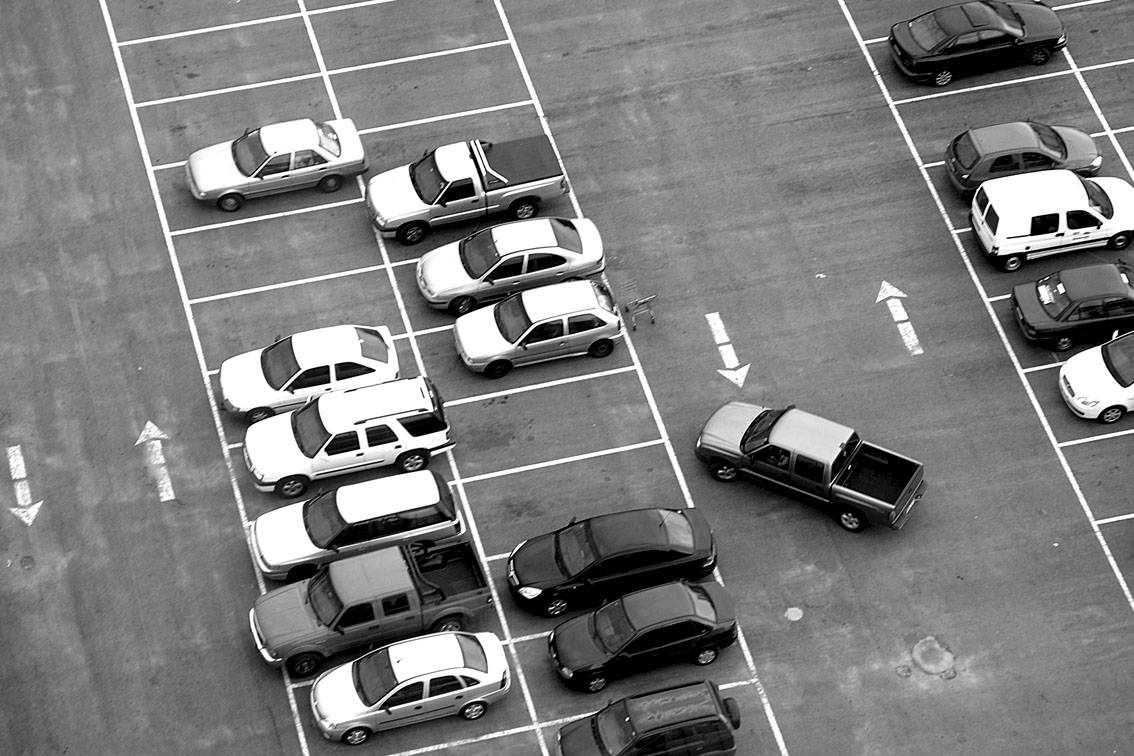 Estacionamiento en Punta Carretas. (archivo, febrero de 2009)