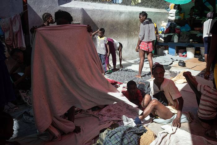 Refugio de desplazados, el 11 de marzo de 2023, en Puerto Príncipe. · Foto: Johnson Sabin, EFE