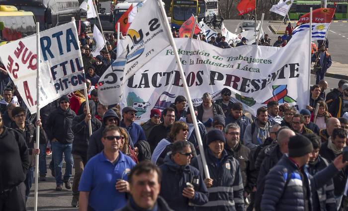 Movilización de trabajadores lácteos (archivo, julio de 2022). · Foto: Dante Fernández