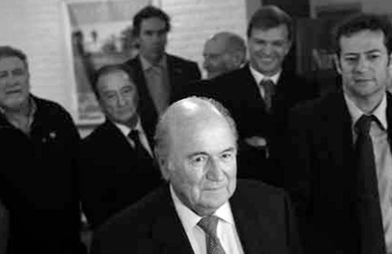 Joseph Blatter, ayer, en Nueva Helvecia.