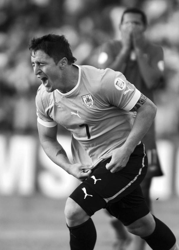 Christian Rodríguez tras convertir el tercer gol de Uruguay ante Perú.