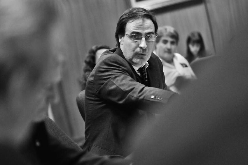 Comisionado parlamentario Álvaro Garcé, cuando compareció ante la Comisión Especial para el Seguimiento de la Situación Carcelaria. (archivo, mayo de 2012) 