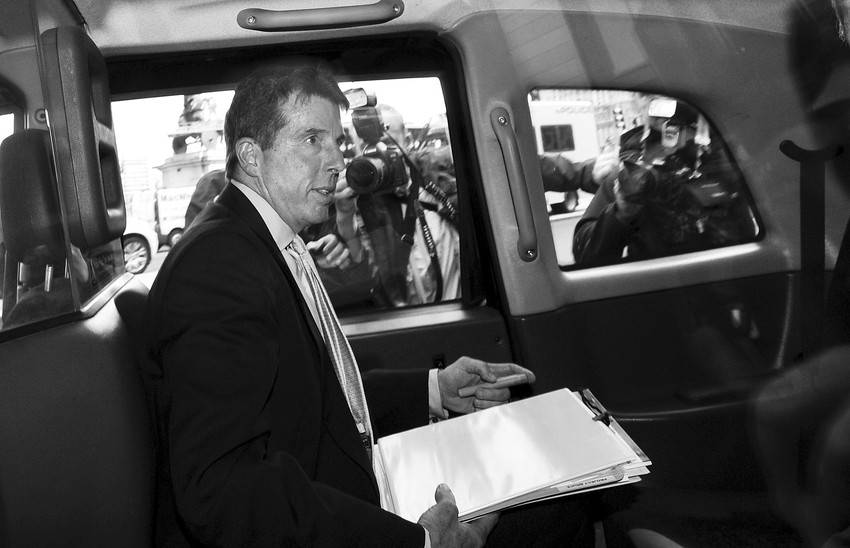 El hasta el martes consejero delegado de Barclays, Bob Diamond, tras su comparecencia ante la comisión del Tesoro de la Cámara de los Comunes de Reino Unido en el Parlamento británico en Londres.