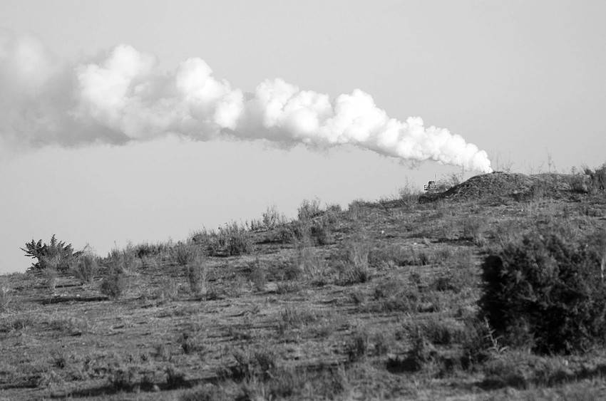 Chimeneas de la planta de cementos de ANCAP en Minas. (archivo, junio de 2011)