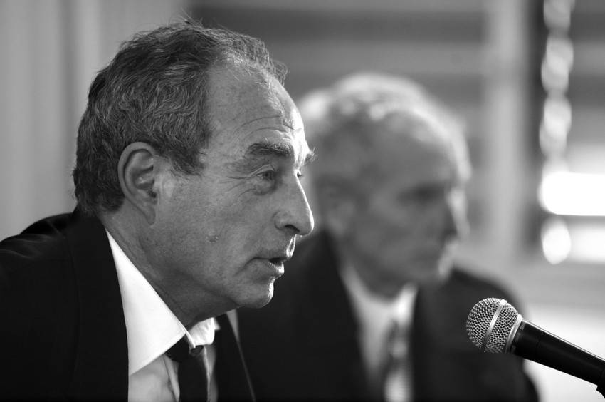 Alfredo Caputo Machado y Juan Pablo Bengoa, ayer, en la Dirección Nacional de Minería y Geología (Dinamige). 