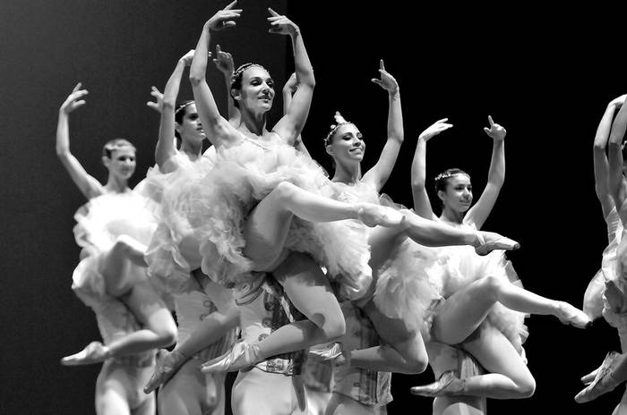 El Ballet Nacional del SODRE en su Gala de Ballet en el Auditorio Nacional Adela Reta. (archivo, octubre de 2010) · Foto: Javier Calvelo