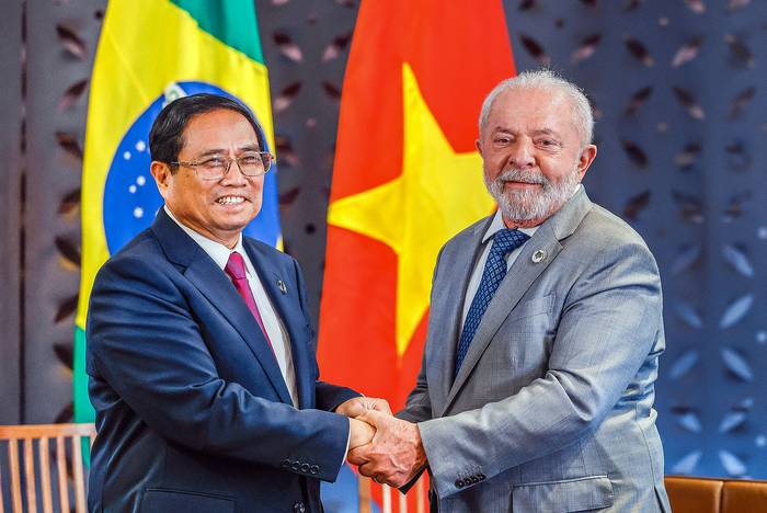 Pham Minh Chinh, primer ministro de Vietnam, y Luiz Inácio Lula da Silva, presidente brasileño, en la Cumbre de Líderes del G7, en Hiroshima (21.05.2023). · Foto: Ricardo Stuckert, Presidencia de Brasil, AFP