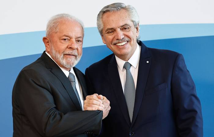 Luiz Inácio Lula da Silva y Alberto Fernández, durante la cumbre del Mercosur, el 4 de julio, en Puerto Iguazú, Argentina. · Foto: Juan Ignacio Roncoroni, EFE 