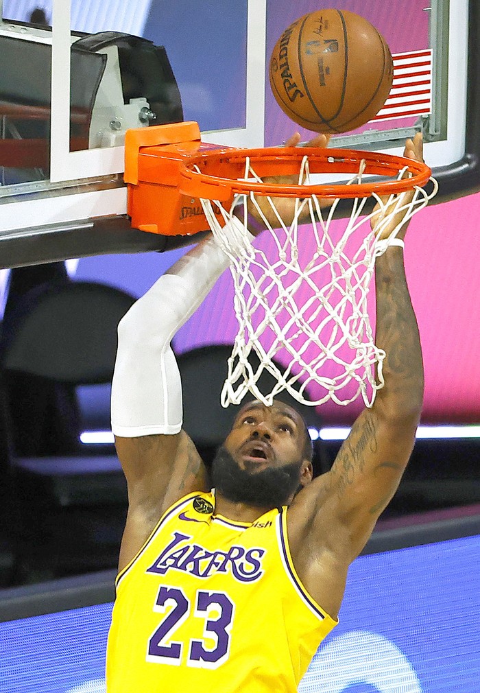 LeBron James, de los Angeles Lakers, en un partido con los Sacramento Kings, el 13 de agosto, en Lake Buena Vista, Florida. · Foto: Kevin C. Cox, Getty Images, AFP