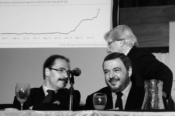 Andrés Masoller, Mario Bergara y Danilo Astori, ayer, durante la conferencia. Foto: Alessandro Maradei