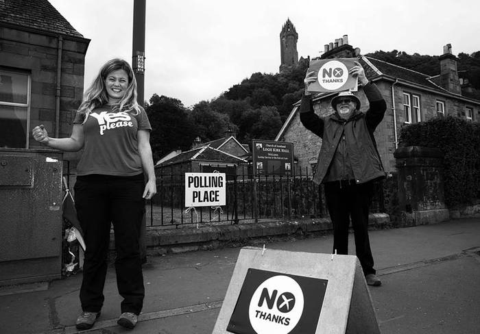 Entrada de un colegio electoral en Causeywayhead, ayer, cerca de Stirling, Escocia, Reino Unido. / Foto: Robert Perry, Efe