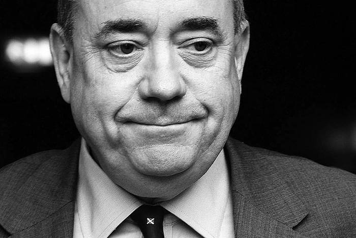  Alex Salmond, primer ministro escocés, luego de una entrevista en la cadena BBC en Edimburgo (Escocia), el 14 de setiembre, días antes de la jornada de referéndum separatista. / Foto: Andy Rain, Efe