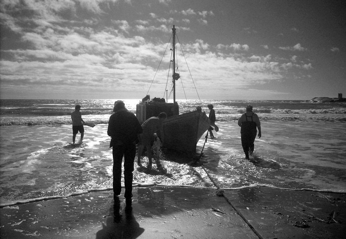 Pescadores de Punta del Diablo. / foto: ángel segura