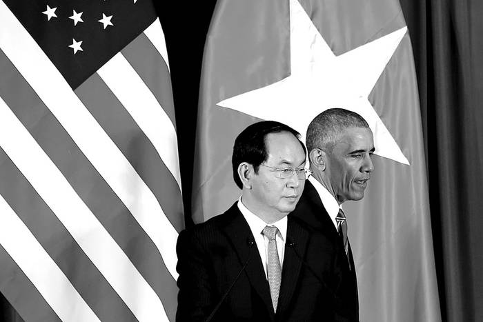 Barack Obama y Tran Dai Quang, presidente de Vietnam, después de una rueda de prensa,
ayer, en Hanói, Vietnam. Foto: Luong Thai Linh, Afp
