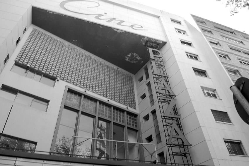 Fachada del Complejo Cine Plaza.