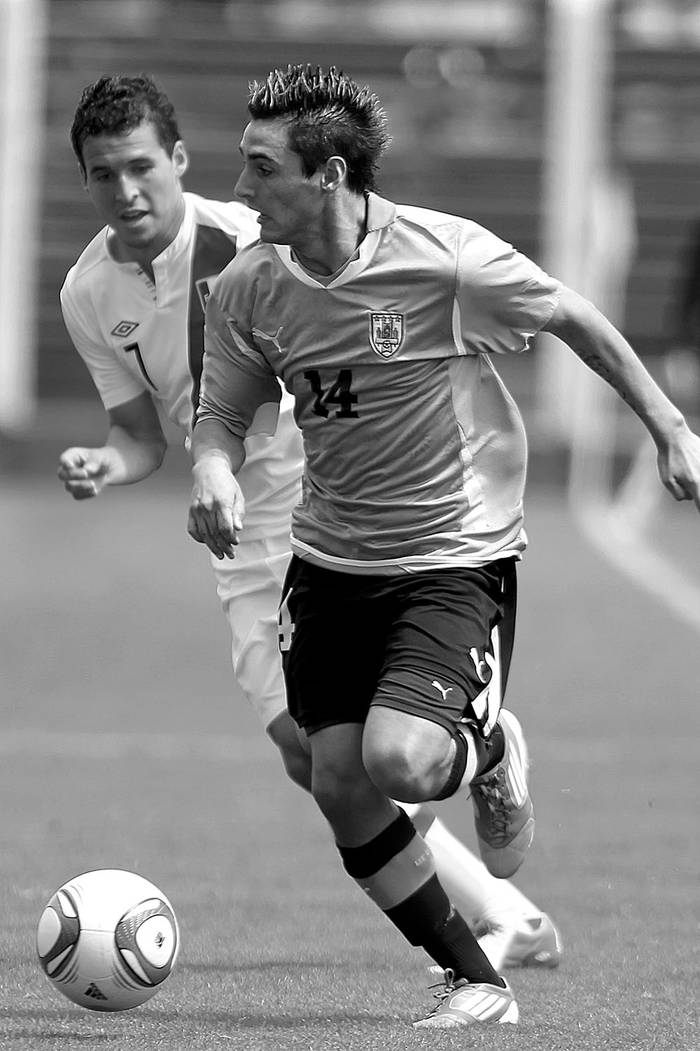 Diego Fagúndez, durante un partido con la selección sub 20 de Uruguay. Foto: Pedro Rincón (archivo, octubre de 2012)