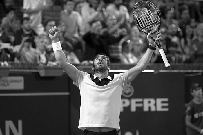 Pablo Cuevas luego de ganar el Uruguay Open, ayer, en el Carrasco Lawn Tennis. Foto: Andrés Cuenca