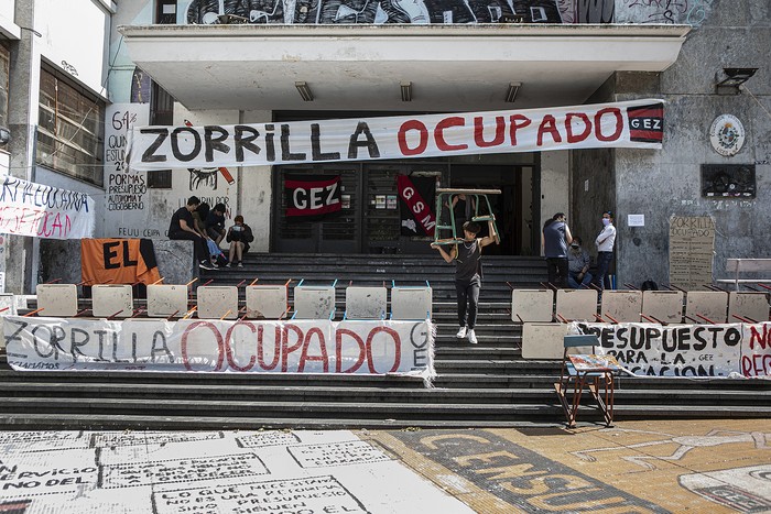 Ocupación del Liceo Zorrilla, el 6 de diciembre. · Foto: .