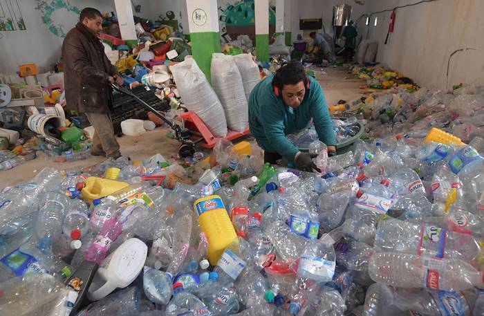Planta de reciclaje de plástico, el 10 de enero, en Túnez. 

 · Foto: Fethi Belaid