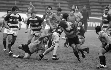 Partido entre las selecciónes de rugby M20 de Uruguay y Argentina, el martes en el estadio Charrúa.