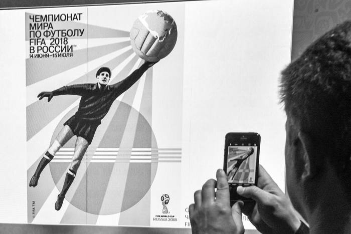 Presentación del afiche oficial del Mundial de Rusia 2018, ayer, en Moscú. Foto: Mladen Antonov, AFP