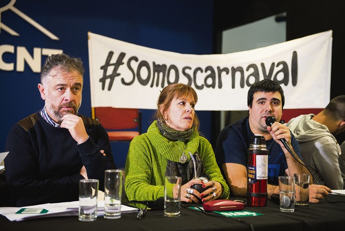 Pablo Inthamoussu,  Miriam Bertolini y Marcelo Garrido, ayer, en el PIT – CNT. · Foto: Andrés Cuenca