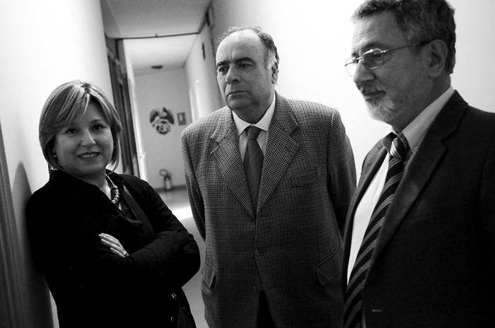 Elizabeth Villalba, Hector Lescano y Enrique Canon, ayer, previo a la conferencia de prensa en la sede central de la lista 99738. / Foto: Javier Calvelo