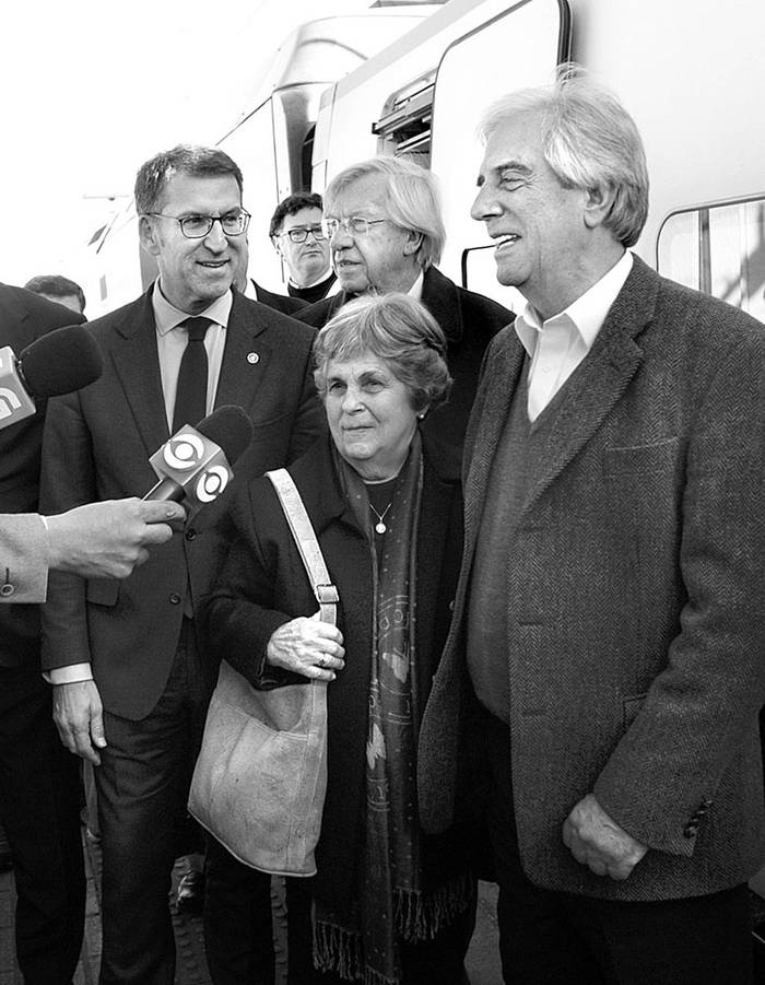 Alberto Núñez Feijóo, Danilo Astori, María Auxiliadora Delgado y Tabaré Vázquez, en Santiago de Compostela, durante 2016. Foto: Conchi Paz, Xunta de Galicia