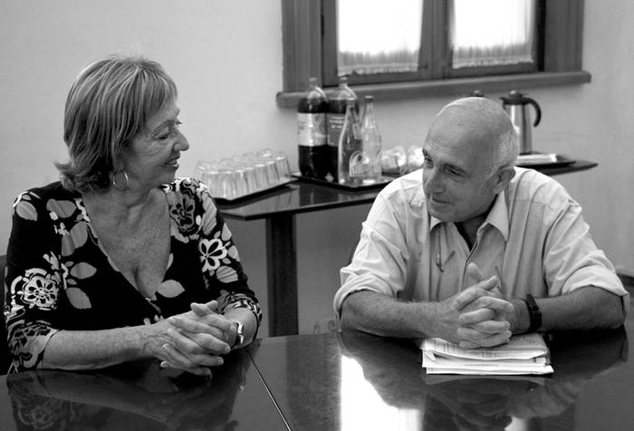 María Julia Muñoz y Roberto Markarian, ayer, durante la reunión en la Universidad de la República. Foto: Richard Paiva, UCUR