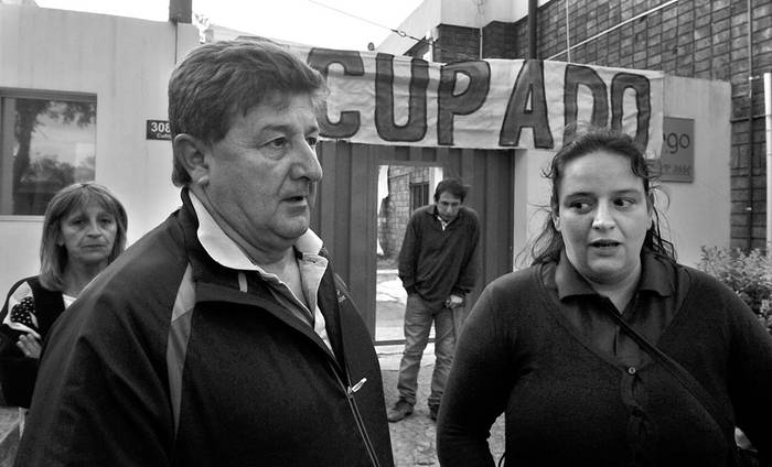 Néstor Soto y Bettina Rodríguez, sindicalistas del laboratorio Dorrego. Foto: Federico Gutiérrez