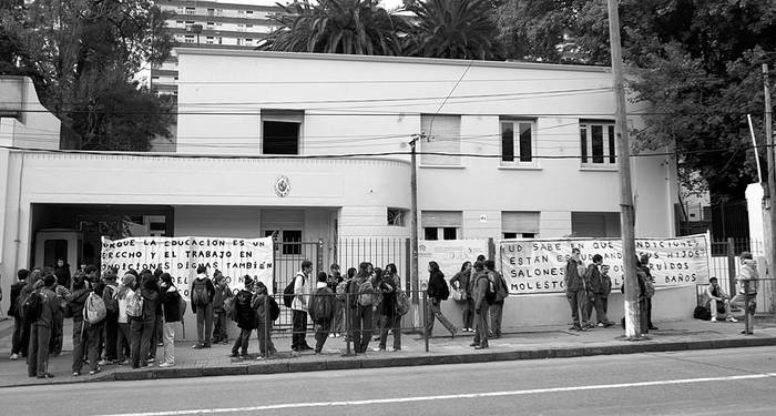 Liceo Nº 18, en Parque Posadas. Foto: Iván Franco (archivo, mayo de 2013)