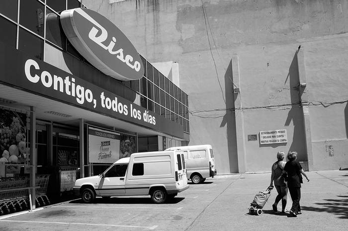 Supermercado Disco en la calle Ejido. Foto: Sandro Pereyra