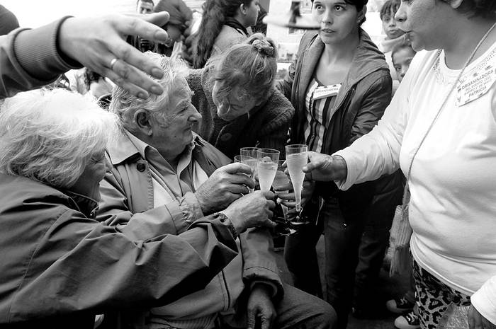 José Mujica participa en el acto de finalización de las obras del Plan Juntos, ayer, en el barrio 1º de Mayo. Foto: Sandro Pereyra