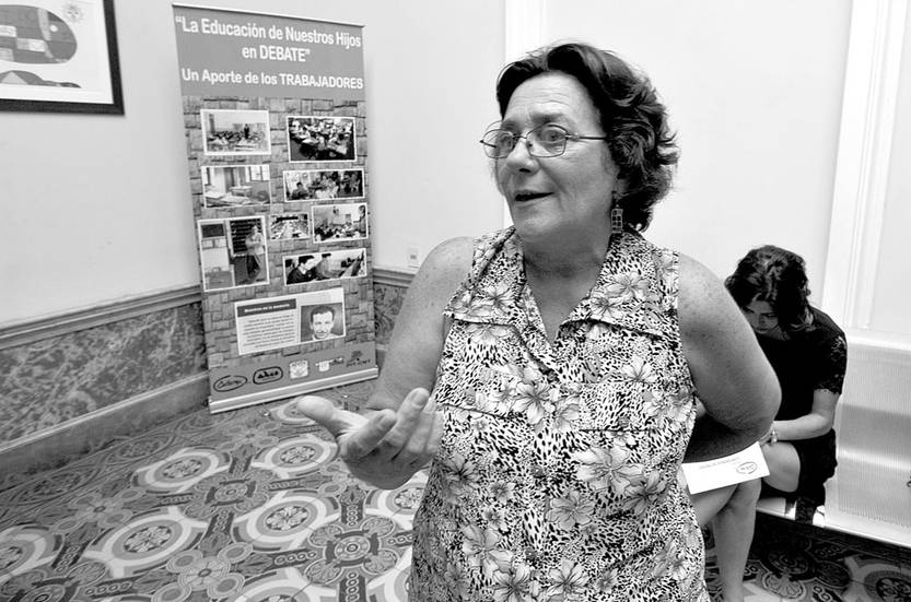 Raquel Bruschera, en rueda de prensa, ayer, en la Casa del Maestro. Foto: Federico Gutiérrez