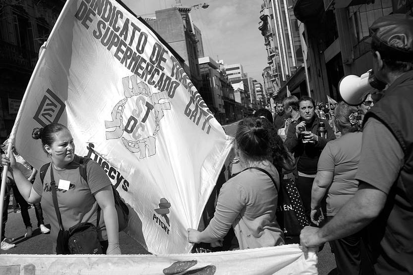 Movilización de trabajadores de supermercados, el 31 de octubre, en la Dirección Nacional de Trabajo. Foto: Pablo Vignali