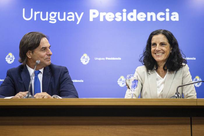 Luis Lacalle Pou y Azucena Arbeleche, durante conferencia de prensa en la Torre Ejecutiva (18.04.2022). · Foto: .