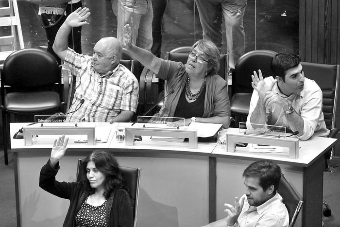 Ediles oficialistas, ayer, durante la sesión de la Junta Departamental.Foto: Federico Gutiérrez