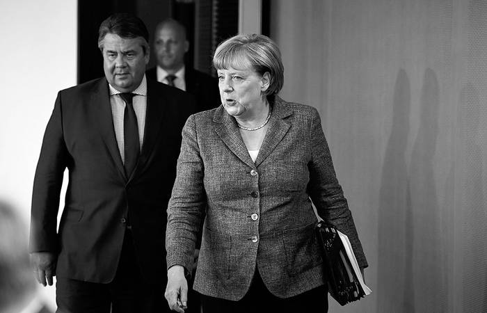 Angela Merkel, canciller alemana, y Sigmar Gabriel, ministro de Economía y Energía,
asisten a una reunión del gabinete. Foto: Tobias Schwarz, Afp