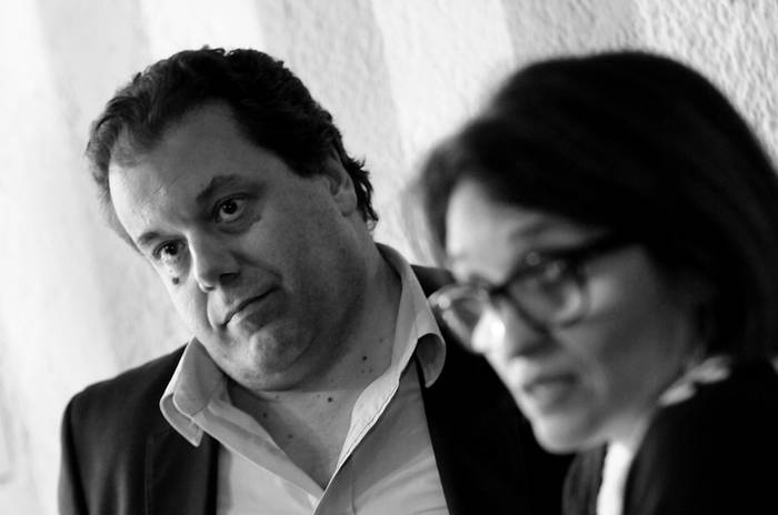 Rafael Fernández y Andrea Revuelta, candidatos a la presidencia y vicepresidencia, respectivamente, por el Partido de los Trabajadores (PT), durante la entrevista con la diaria. / Foto: Javier Calvelo