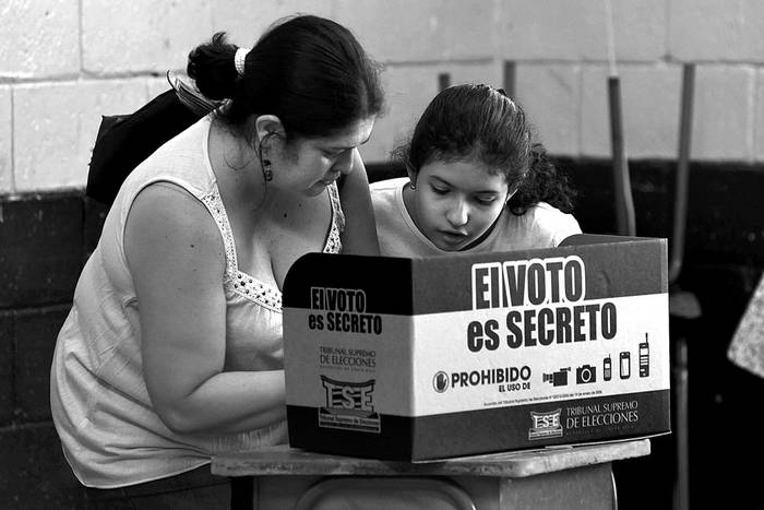 Colegio electoral instalado en la escuela primaria Carlos Sanabria, en San José, ayer, durante las elecciones nacionales de Costa Rica. Foto: Carlos González Carballo, AFP