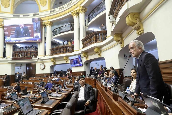 Congreso de Perú, este lunes, en Lima. · Foto: Congreso de Perú, EFE